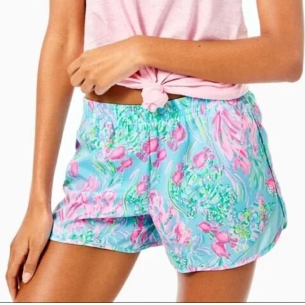 Lilly Pulitzer Luxletic Ocean Trail Shorts in Maldives Green Turtle Waves sz XL